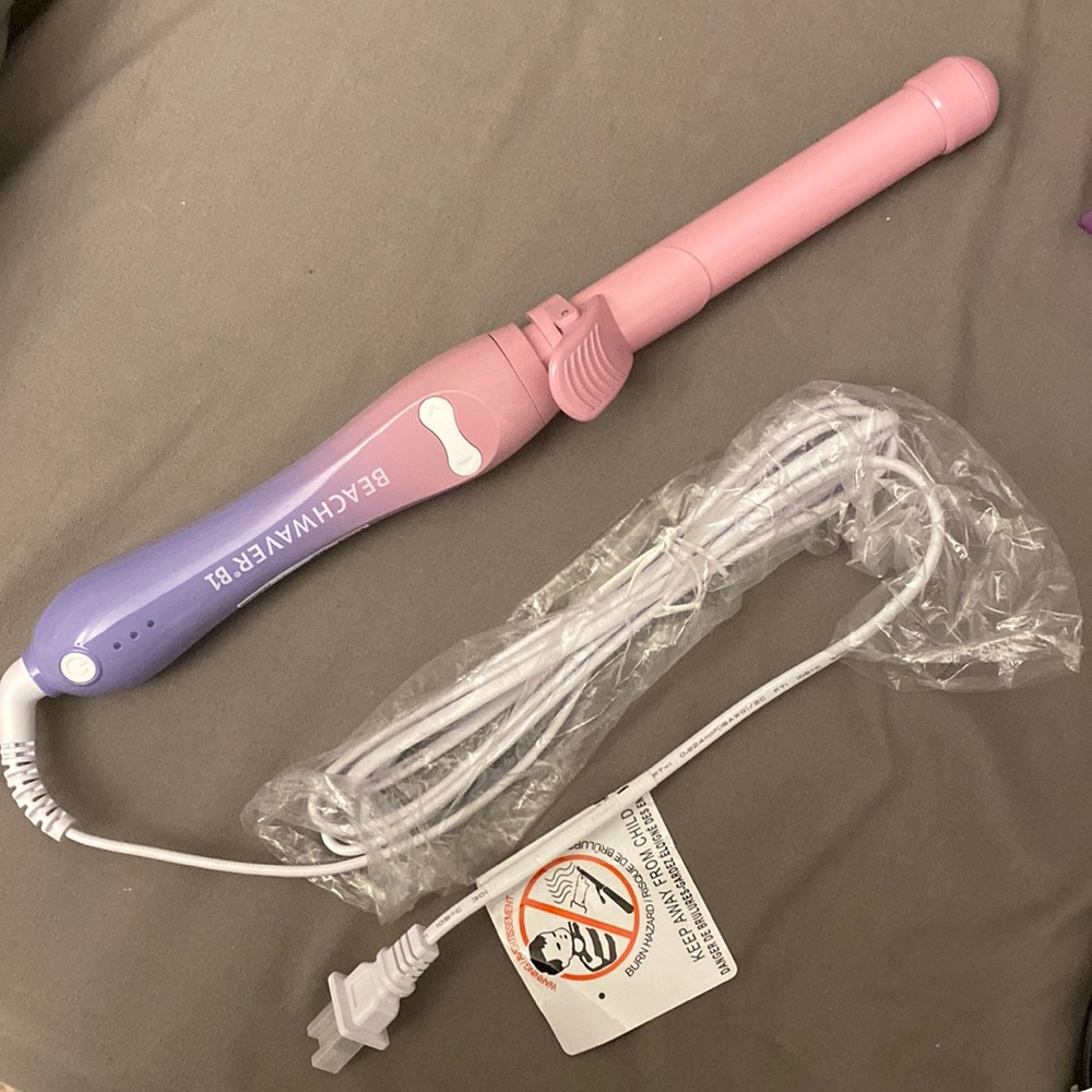 Beachwaver curling iron